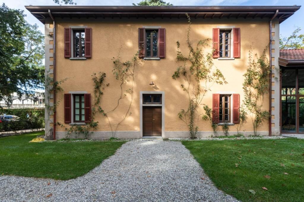Bilocale Nel Parco Di Villa Erba Черноббио Экстерьер фото