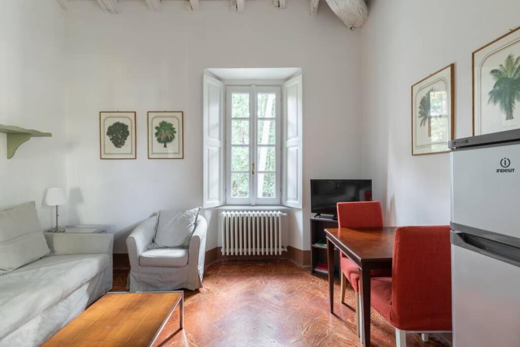 Bilocale Nel Parco Di Villa Erba Черноббио Экстерьер фото